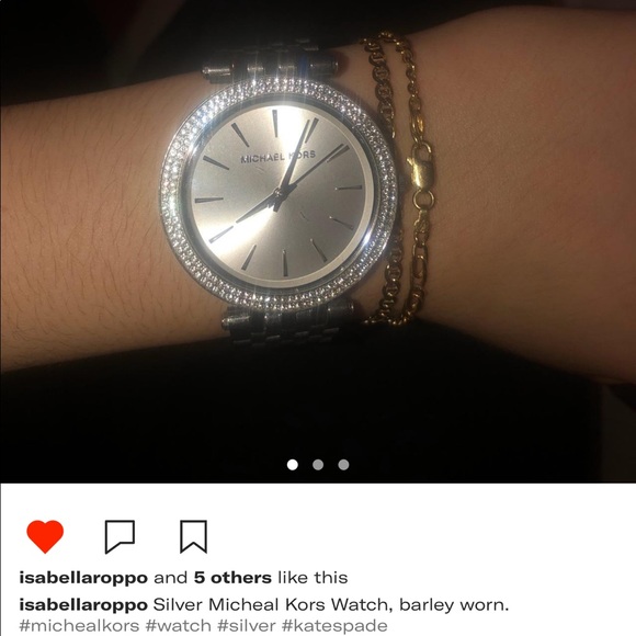 Micheal Kors Watch! Perfect condition! Hardly worn. Beautiful diamond trim. - Picture 2 of 3